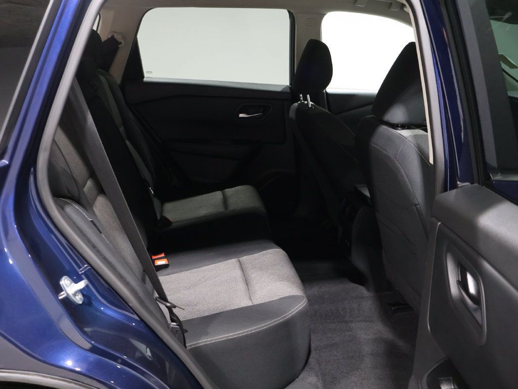 Used 2024 Nissan Rogue SV AWD/4WD image 22