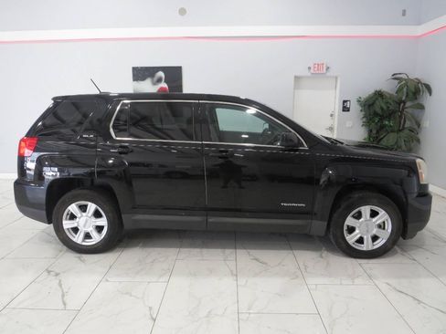 Used 2016 GMC Terrain SLE FWD image 2