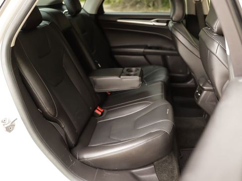 Used 2016 Ford Fusion Titanium AWD/4WD image 27