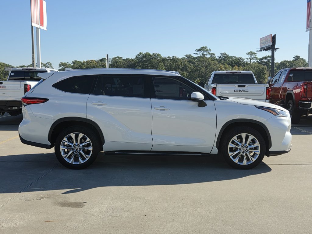 Used 2021 Toyota Highlander Limited FWD image 4