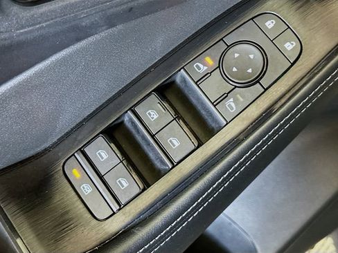 Used 2025 Nissan Rogue SV image 19