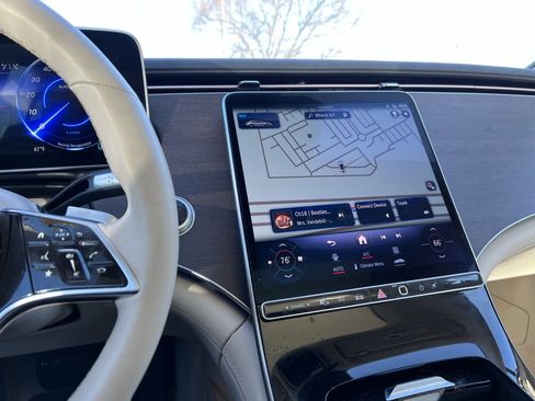 Used 2022 Mercedes-Benz EQS 450+ Sedan image 32