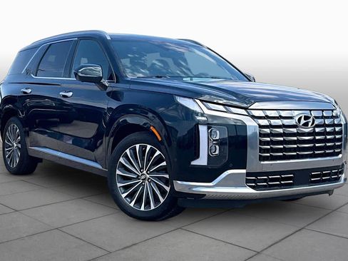 Used 2024 Hyundai Palisade Calligraphy FWD image 3