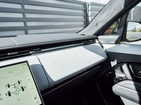 Used 2025 Land Rover Range Rover Sport Autobiography image 67