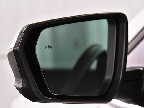 Used 2023 Chevrolet Equinox LT image 13