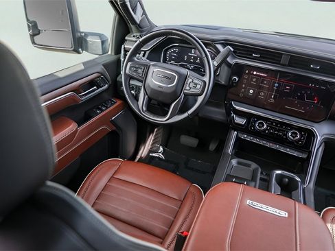 Used 2024 GMC Sierra 2500 Denali Ultimate image 30