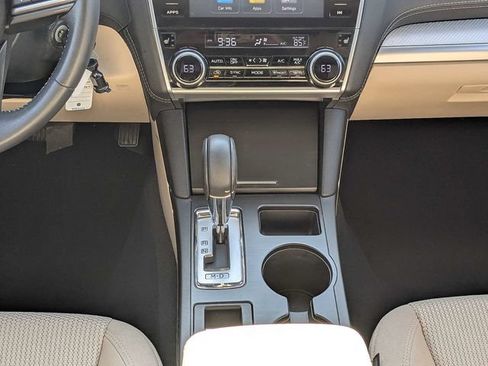 Used 2018 Subaru Outback 2.5i Premium AWD/4WD image 21