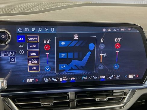New 2026 Chevrolet Equinox EV LT image 16