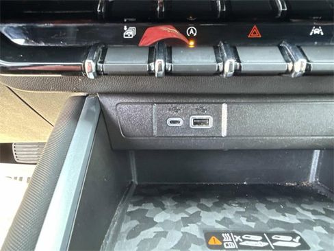 Used 2023 Chevrolet Colorado Z71 w/ Z71 Convenience Package 2 image 22