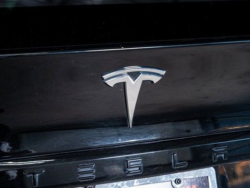 Used 2022 Tesla Model X Plaid image 26