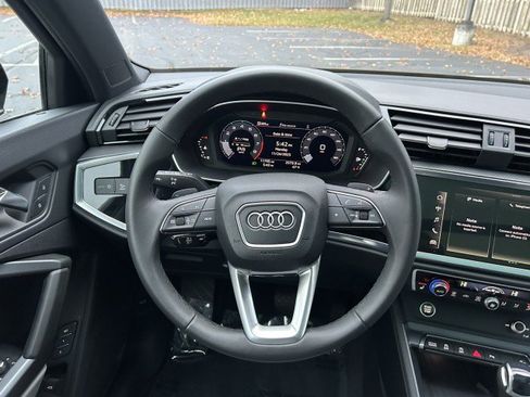 Certified 2025 Audi Q3 2.0T Premium w/ Convenience Package image 10