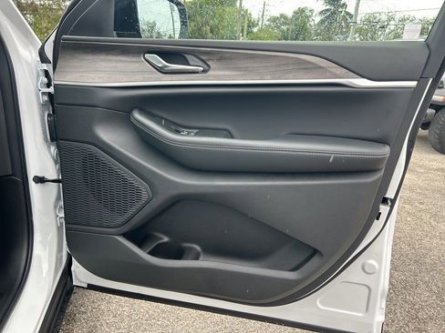 New 2026 Jeep Grand Cherokee Laredo image 27