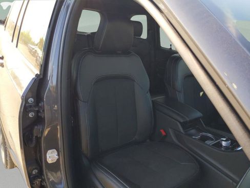 New 2025 Jeep Grand Cherokee Altitude RWD image 32