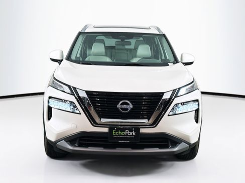 Used 2023 Nissan Rogue SV w/ SV Premium B Package image 2