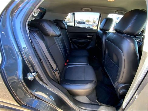 Used 2017 Chevrolet Trax LT w/ LT Convenience Package image 20