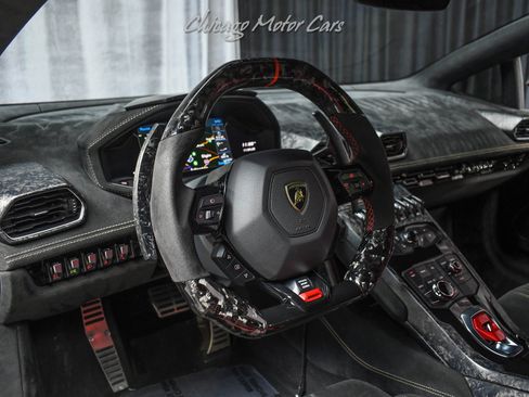 Used 2018 Lamborghini Huracan Performante image 8