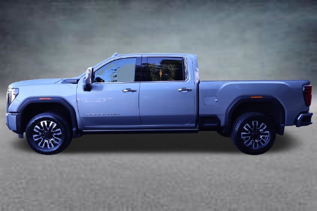 Used 2024 GMC Sierra 2500 Denali Ultimate AWD/4WD image 4