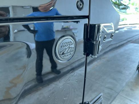 Used 2024 Jeep Gladiator Sport image 15