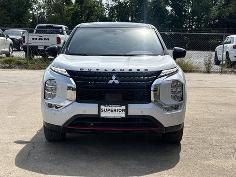 Used 2024 Mitsubishi Outlander SE AWD/4WD image 16