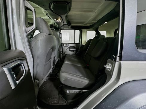 Used 2023 Jeep Wrangler Unlimited w/ Cold Weather Group image 25