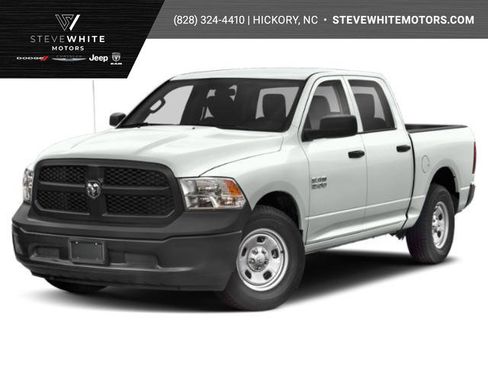 Used 2018 RAM 1500 Express w/ Black Ram 1500 Express Group AWD/4WD image 1