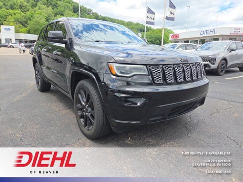 Used 2020 Jeep Grand Cherokee Altitude AWD/4WD image 1