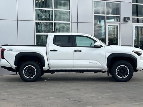 New 2026 Toyota Tacoma TRD Off-Road AWD/4WD image 3