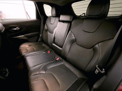 Used 2021 Jeep Cherokee Latitude Lux w/ Sun & Sound Group image 25