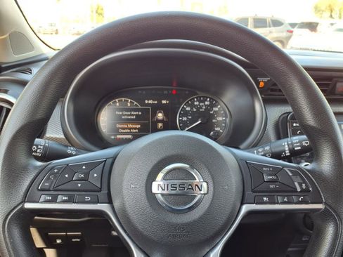 Used 2021 Nissan Kicks SV w/ Exterior Package image 19
