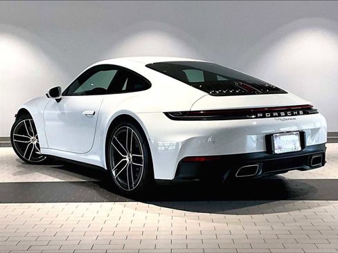 Used 2025 Porsche 911 Carrera image 3