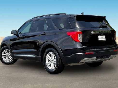 Used 2020 Ford Explorer XLT w/ Equipment Group 202A AWD/4WD image 4
