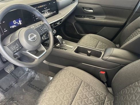 Used 2025 Nissan Kicks SV FWD image 10
