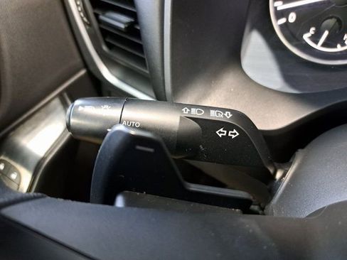 Used 2024 Nissan Rogue S AWD/4WD image 23