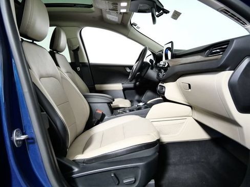 Certified 2020 Ford Escape Titanium w/ Titanium Premium Package 2.0 AWD/4WD image 11
