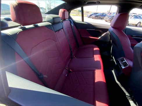 Used 2025 BMW 530i image 19