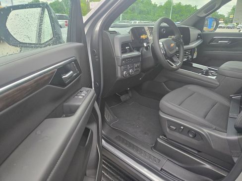 New 2026 Chevrolet Tahoe LS w/ LS Custom Edition AWD/4WD image 6