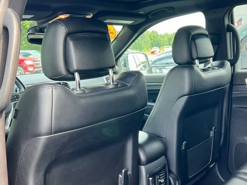 Used 2020 Jeep Grand Cherokee Limited AWD/4WD image 37