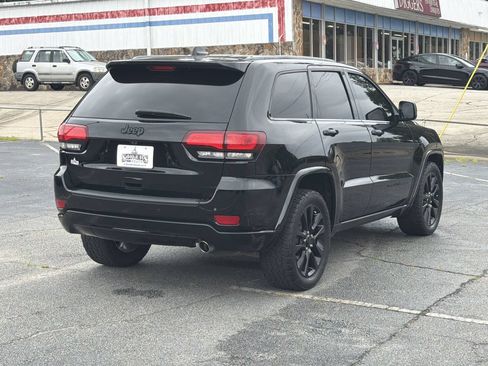 Used 2019 Jeep Grand Cherokee Altitude RWD image 7
