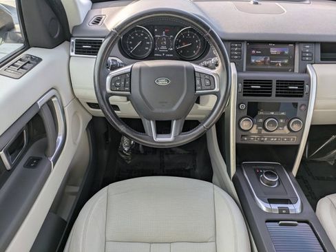 Used 2019 Land Rover Discovery Sport SE image 14