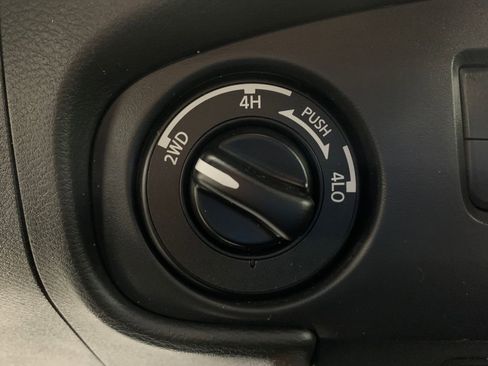 Used 2023 Nissan Frontier PRO-4X w/ Pro Convenience Package image 15