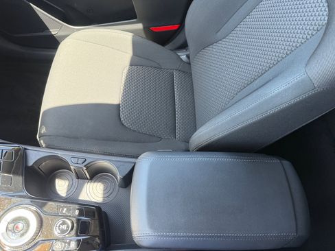 Used 2023 Kia Sportage LX AWD/4WD image 14