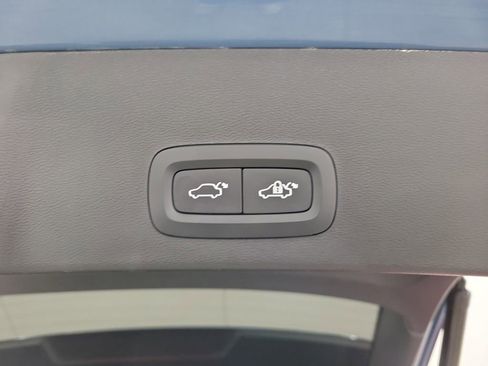 Certified 2024 Volvo XC40 B5 Plus w/ Protection Package Premier image 11