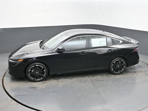 New 2026 Nissan Sentra SR w/ SR Premium Package image 33