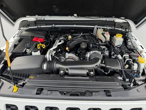 Used 2023 Jeep Gladiator Sport image 9