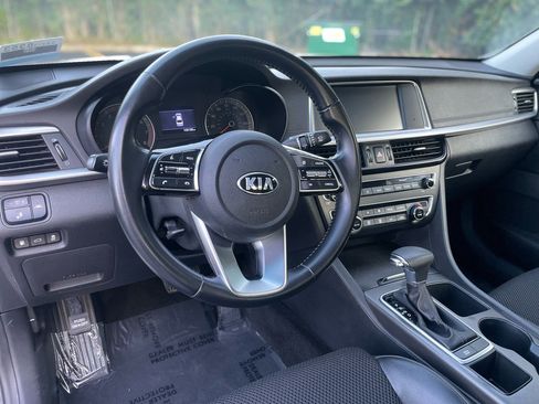 Used 2019 Kia Optima S image 11