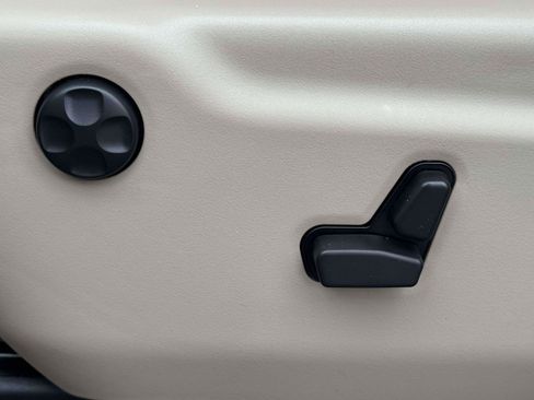 Used 2022 Jeep Grand Cherokee Laredo E w/ Security & Convenience Group image 16