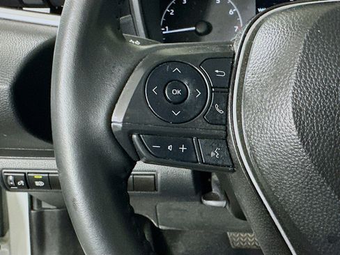 Used 2025 Toyota Corolla SE image 16