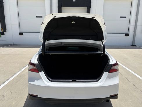 Used 2021 Toyota Camry LE FWD image 35