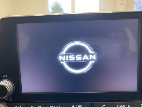 Used 2025 Nissan Sentra SV image 32