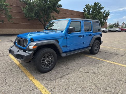 Used 2024 Jeep Wrangler Unlimited Sport AWD/4WD image 31